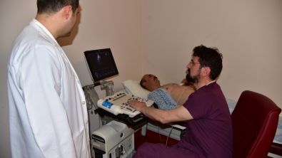 Balıkesir Üniversitesi Hastanesi'nde Bir İlk Daha: '5 cm.'lik Kesi ile Bypass Ameliyatı'
